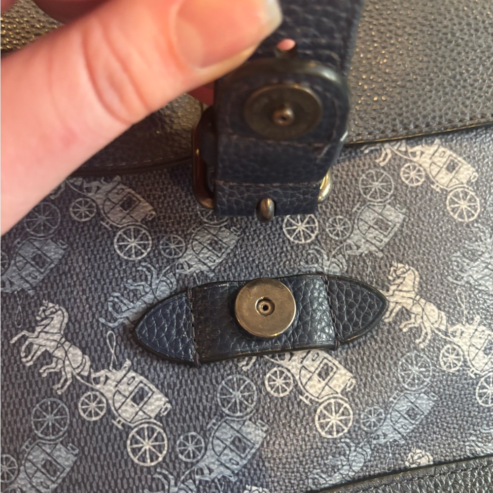 Coach Hudson Messenger Bag in Horse and Carriage Print - Picture 3 of 8